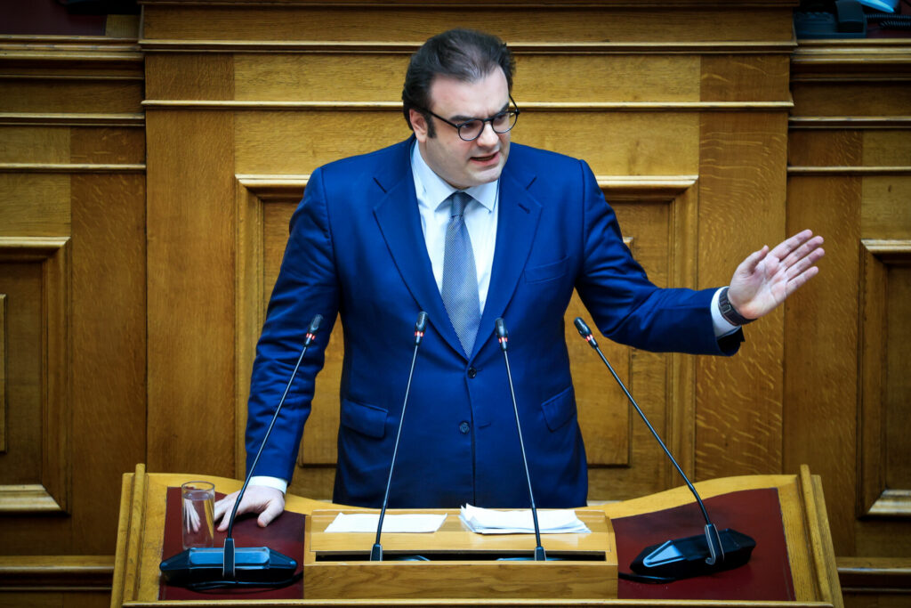 Πιερρακάκης κατά Χαρίτση: Φέρατε στη Βουλή τα ακροδεξιά τρολ του διαδικτύου